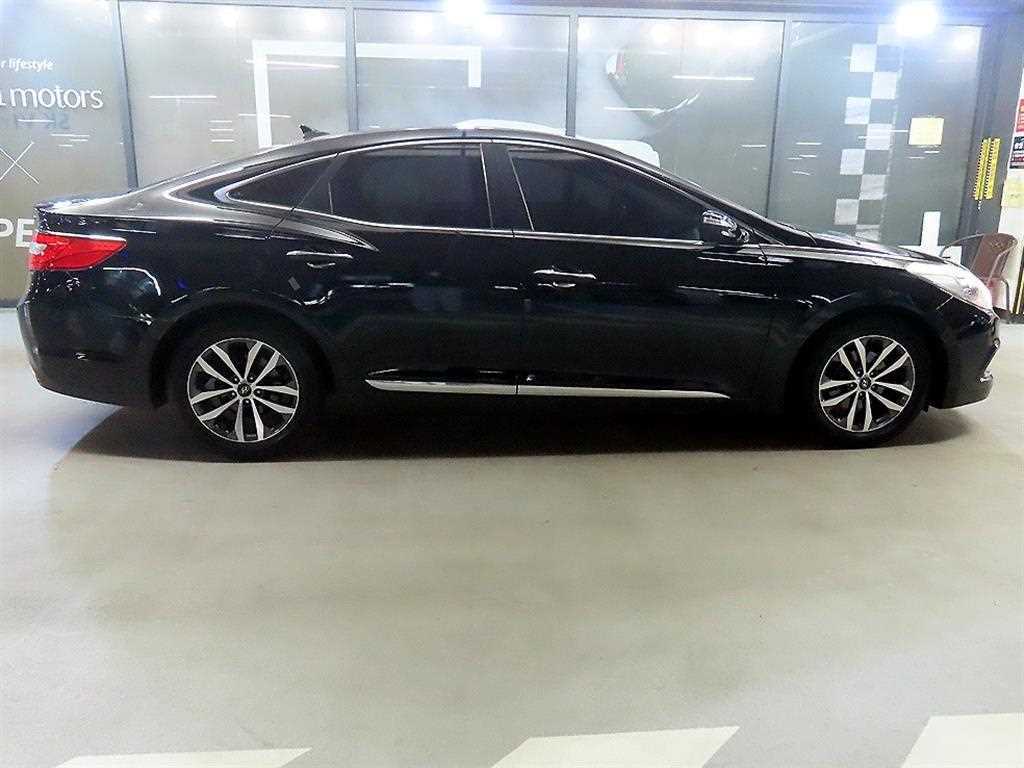 HYUNDAI Grandeur - Vista 3