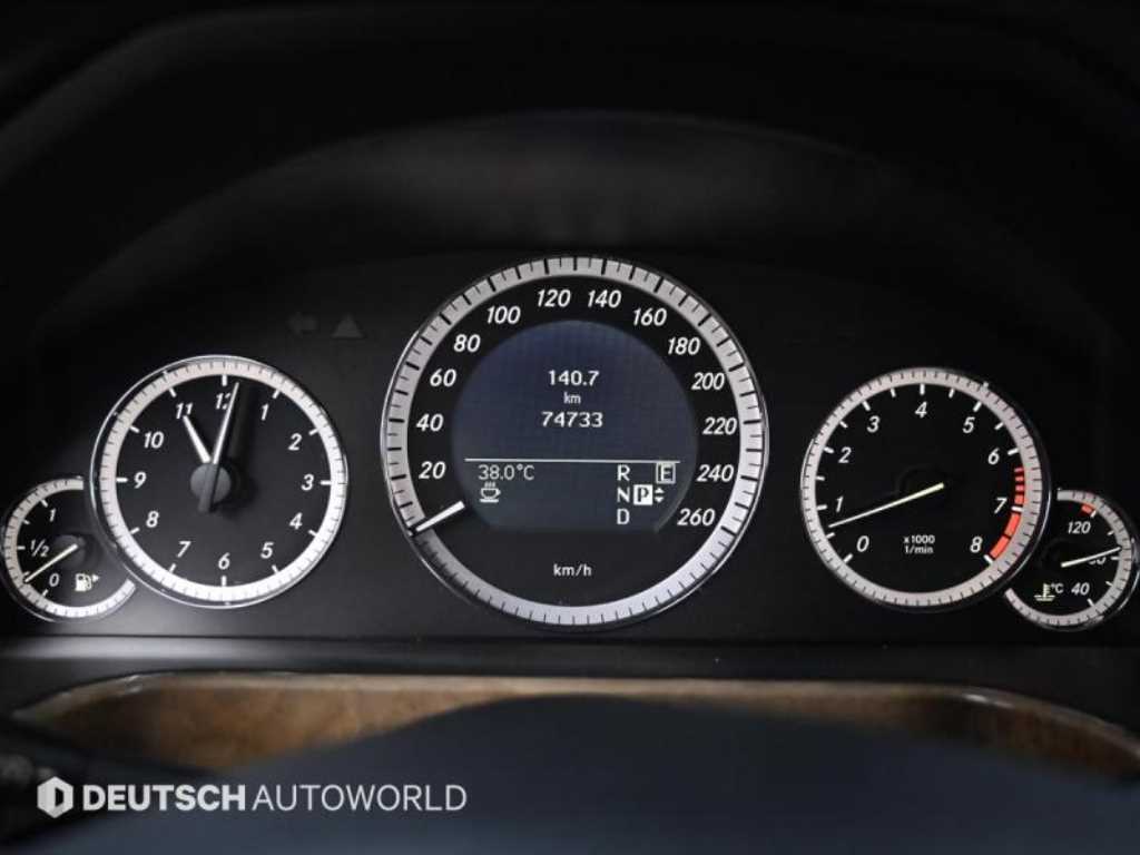 Mercedes Benz E class - Vista 8