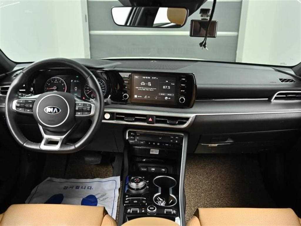 KIA K5 - Vista 7