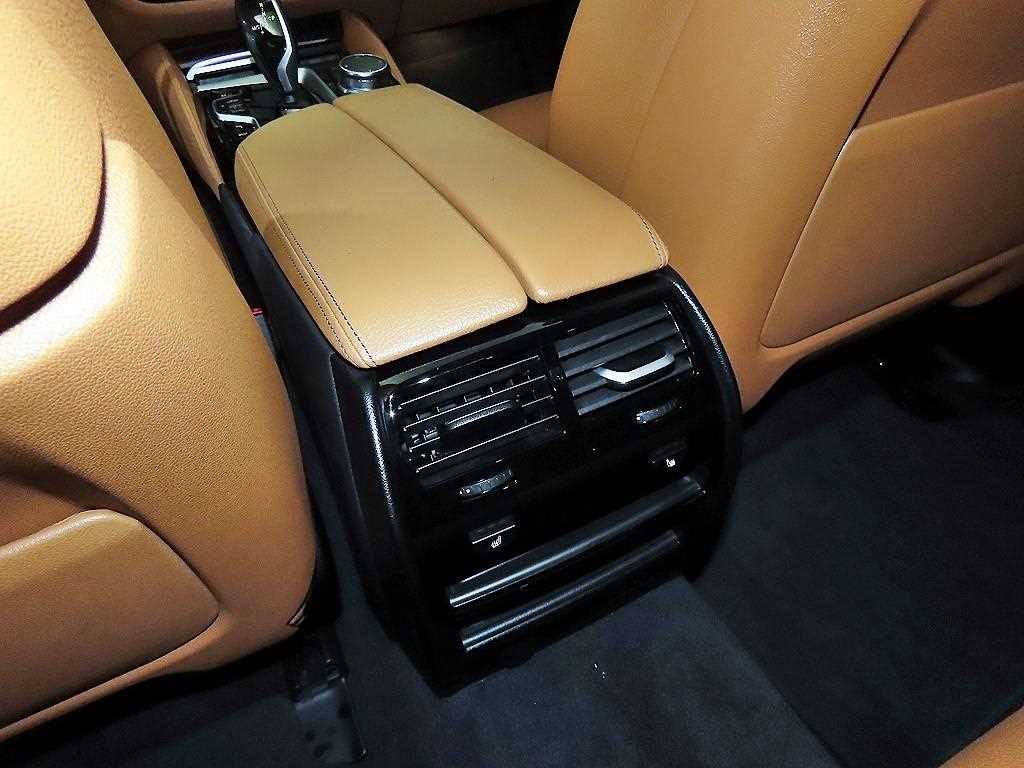 BMW 5 Series 2023 Gris - Importación desde Corea - HF Imports Iquique - Foto 15