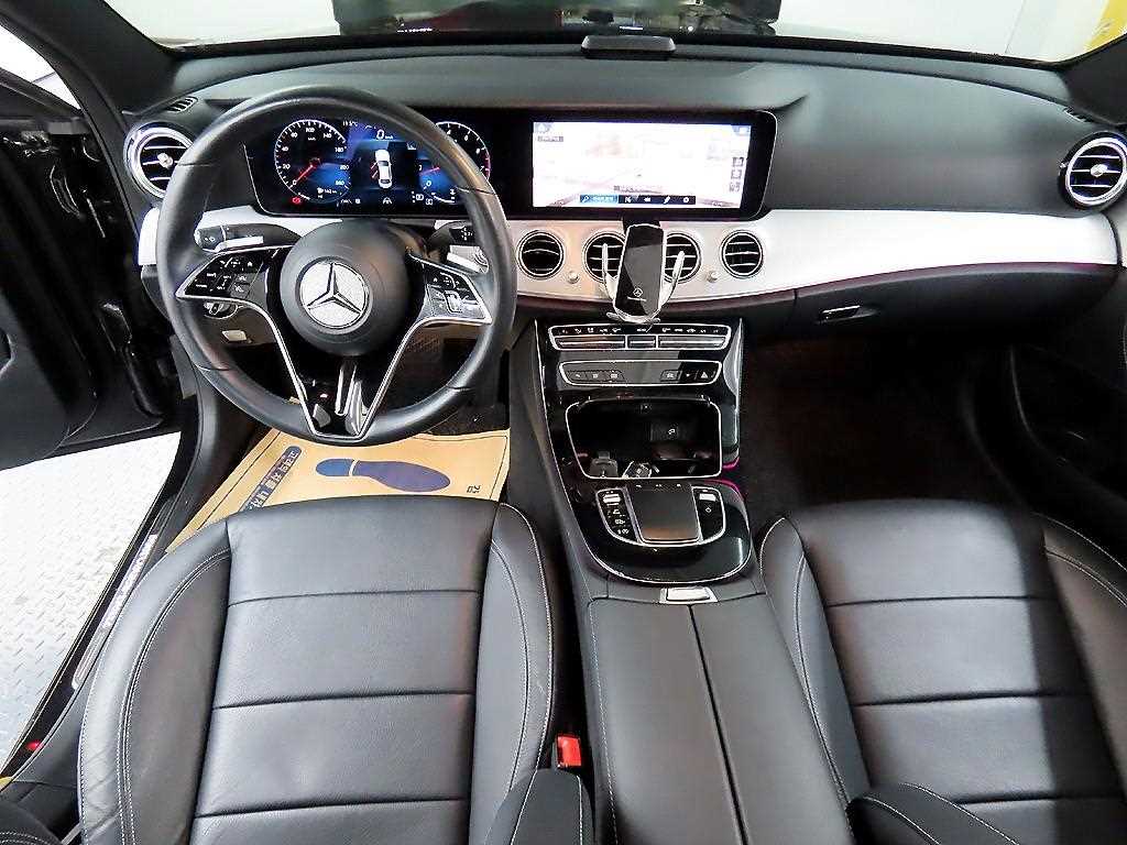 Mercedes Benz E class - Vista 7