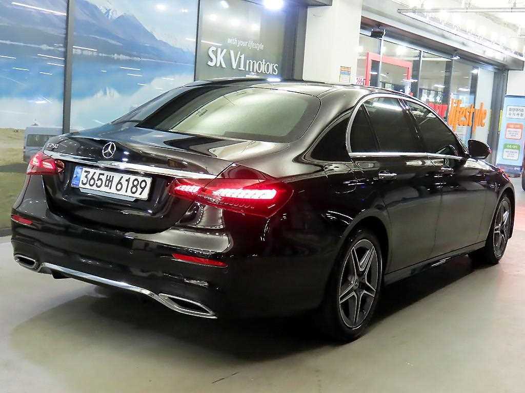 Mercedes Benz E class - Vista 4