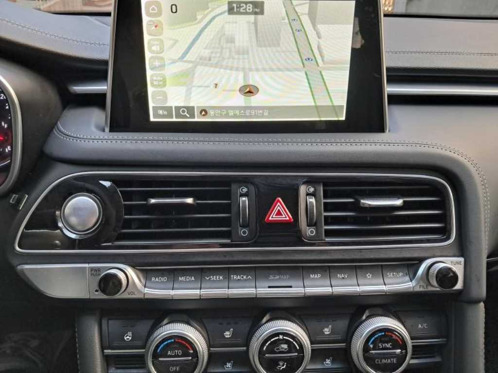 Genesis G70 - Vista 11