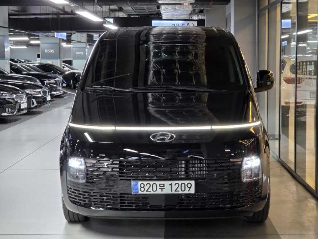 HYUNDAI Staria - Vista 4