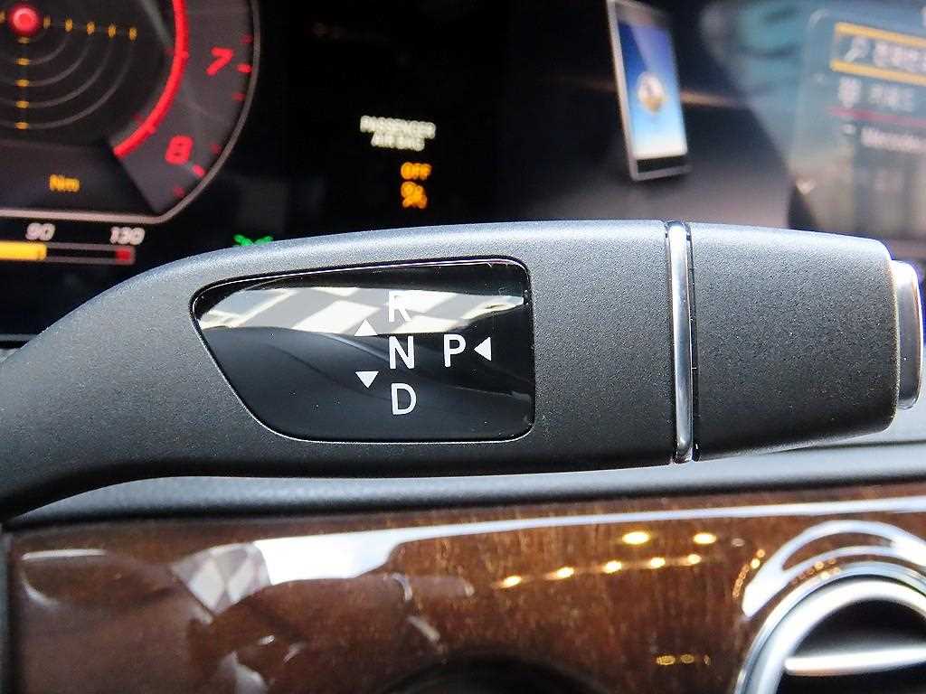 Mercedes Benz S Class - Vista 11