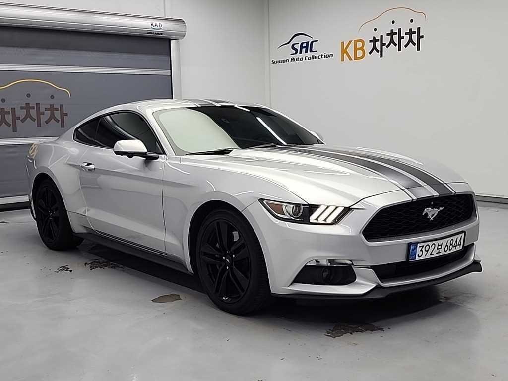 Ford Mustang - Vista 4