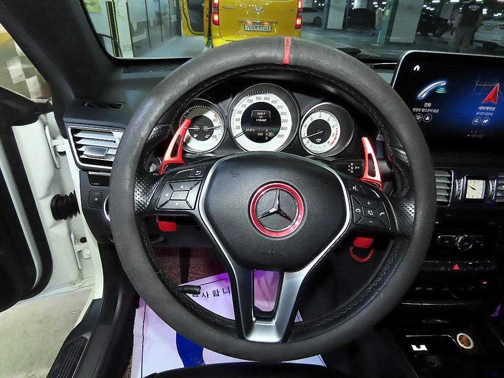 Mercedes Benz E class - Vista 8