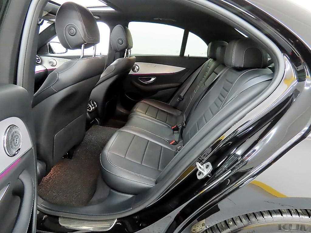 Mercedes Benz E class - Vista 6