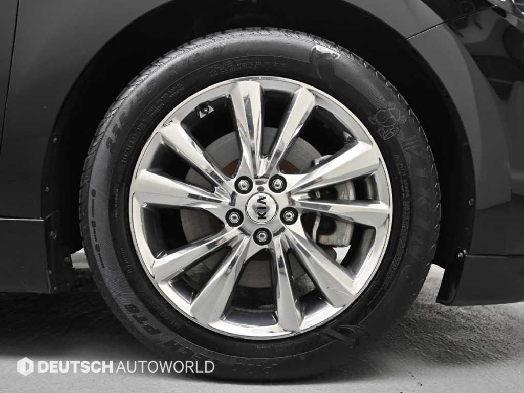 KIA Carnival - Vista 5