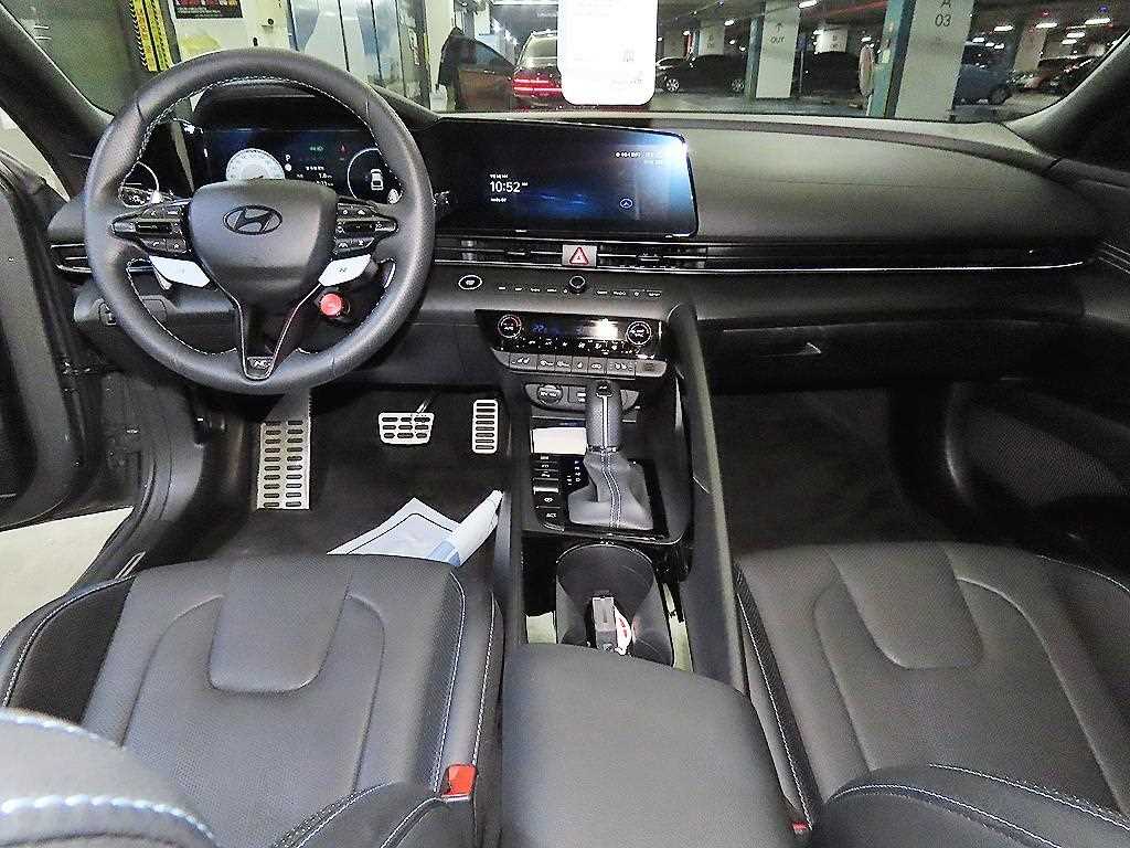 HYUNDAI Avante - Vista 10