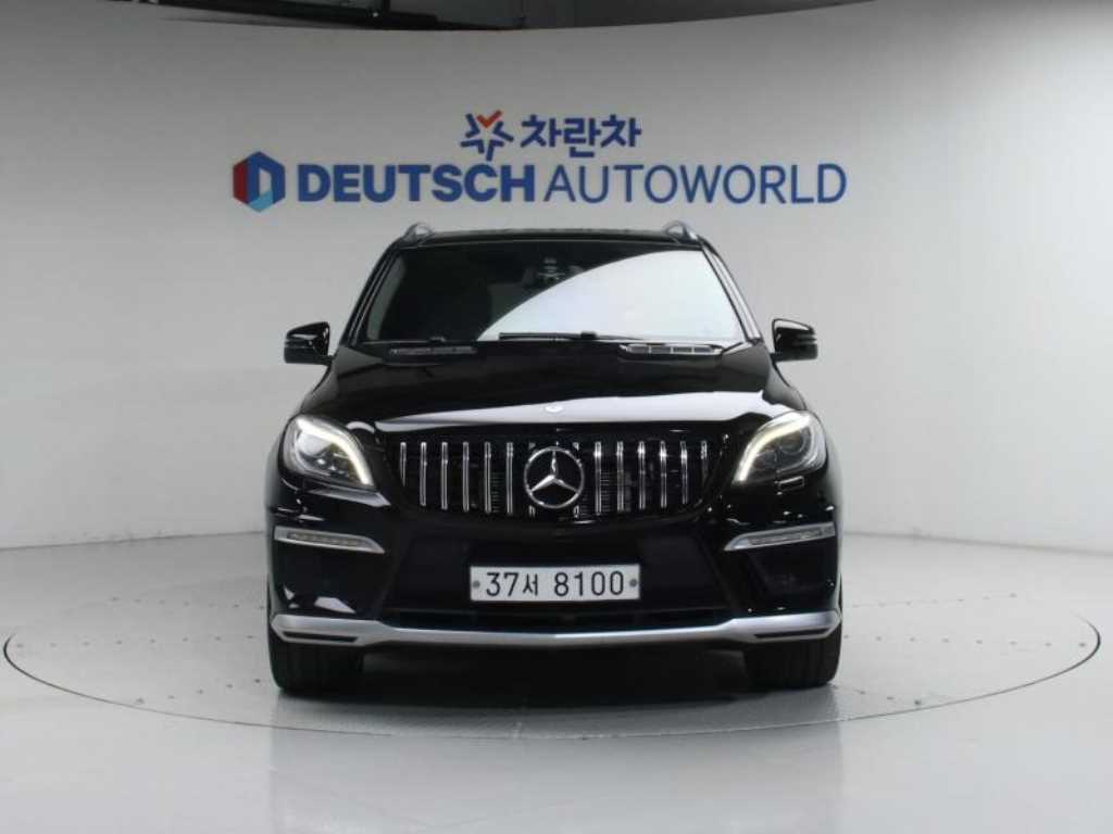 Mercedes Benz M Class - Vista 3