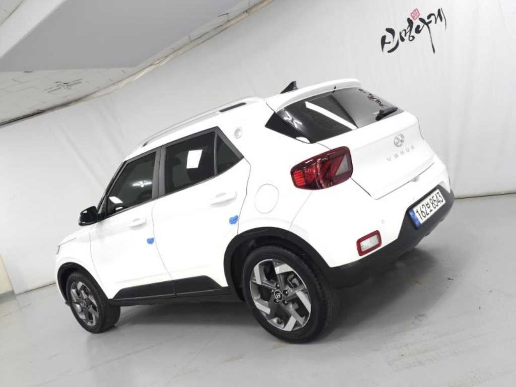 HYUNDAI Venue - Vista 4