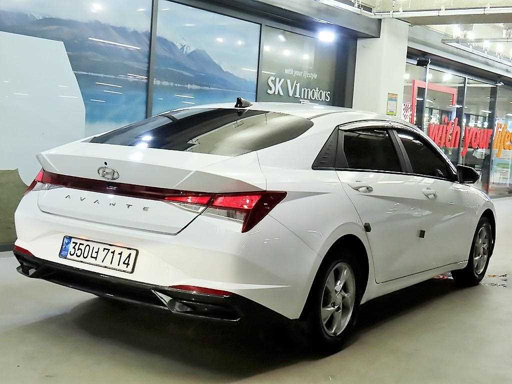 HYUNDAI Avante - Vista 4