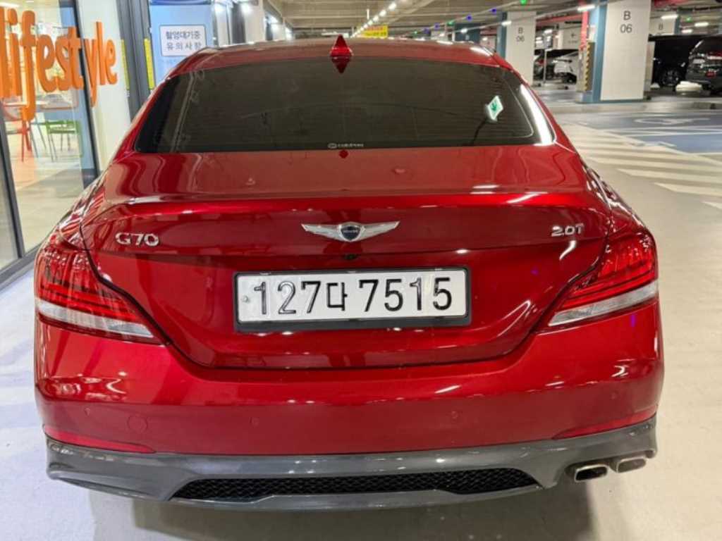 Genesis G70 - Vista 6