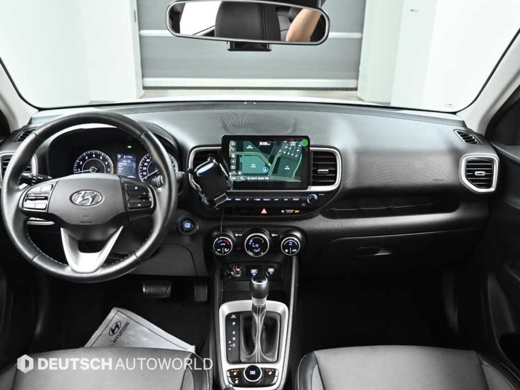HYUNDAI Venue - Vista 7