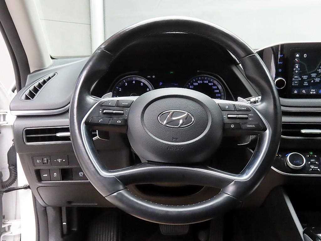 HYUNDAI Sonata - Vista 9