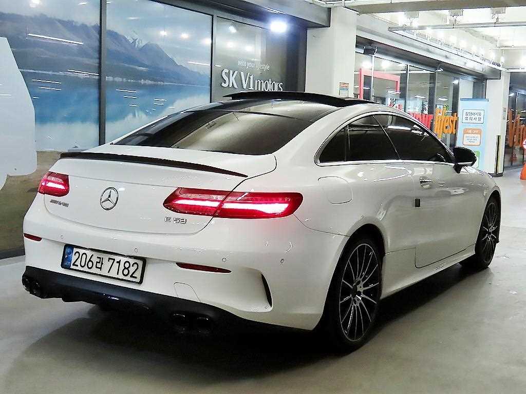 Mercedes Benz E class - Vista 4