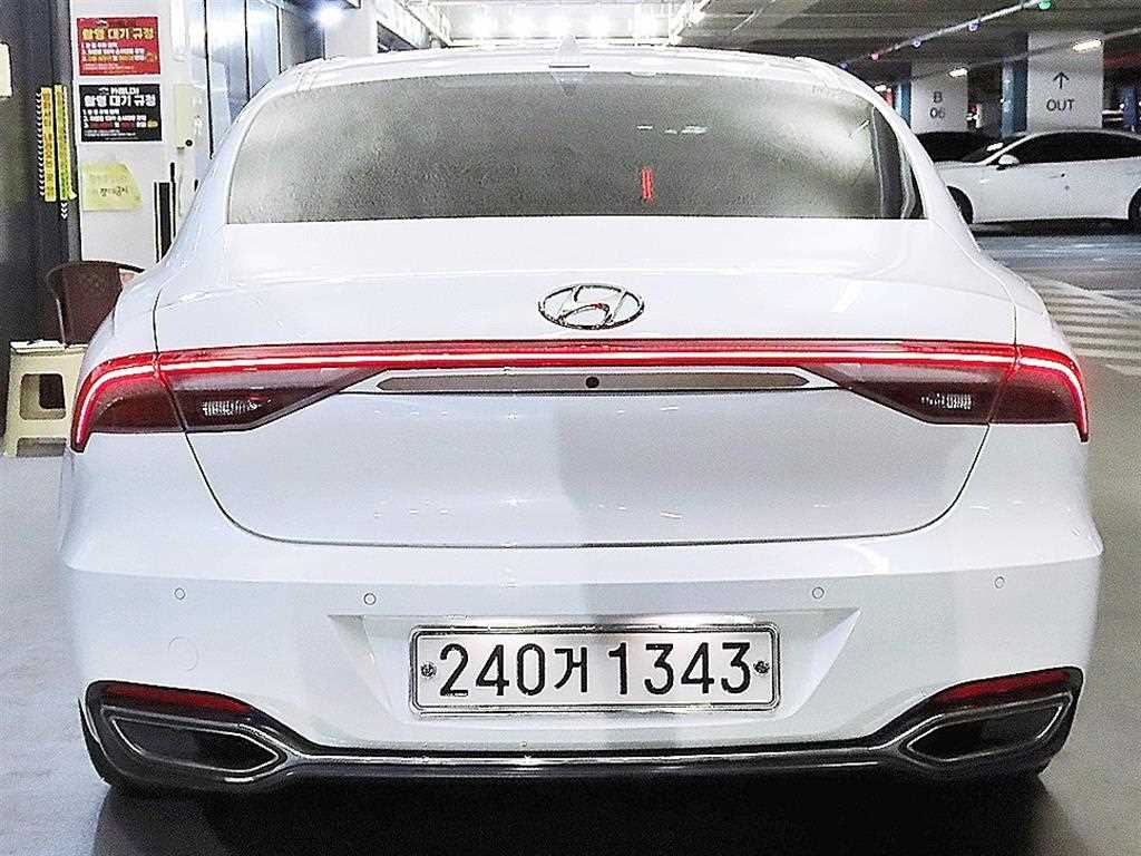HYUNDAI Grandeur - Vista 5