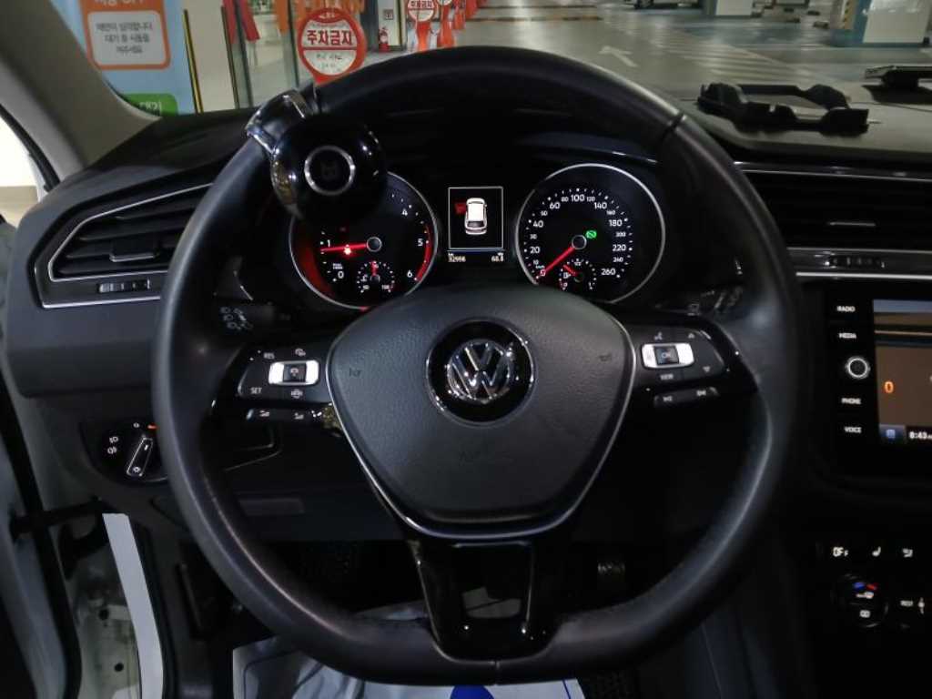 Volkswagen Tiguan - Vista 8