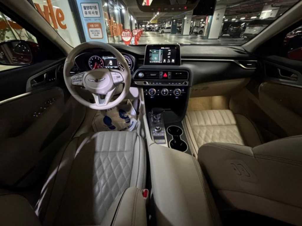 Genesis G70 - Vista 7