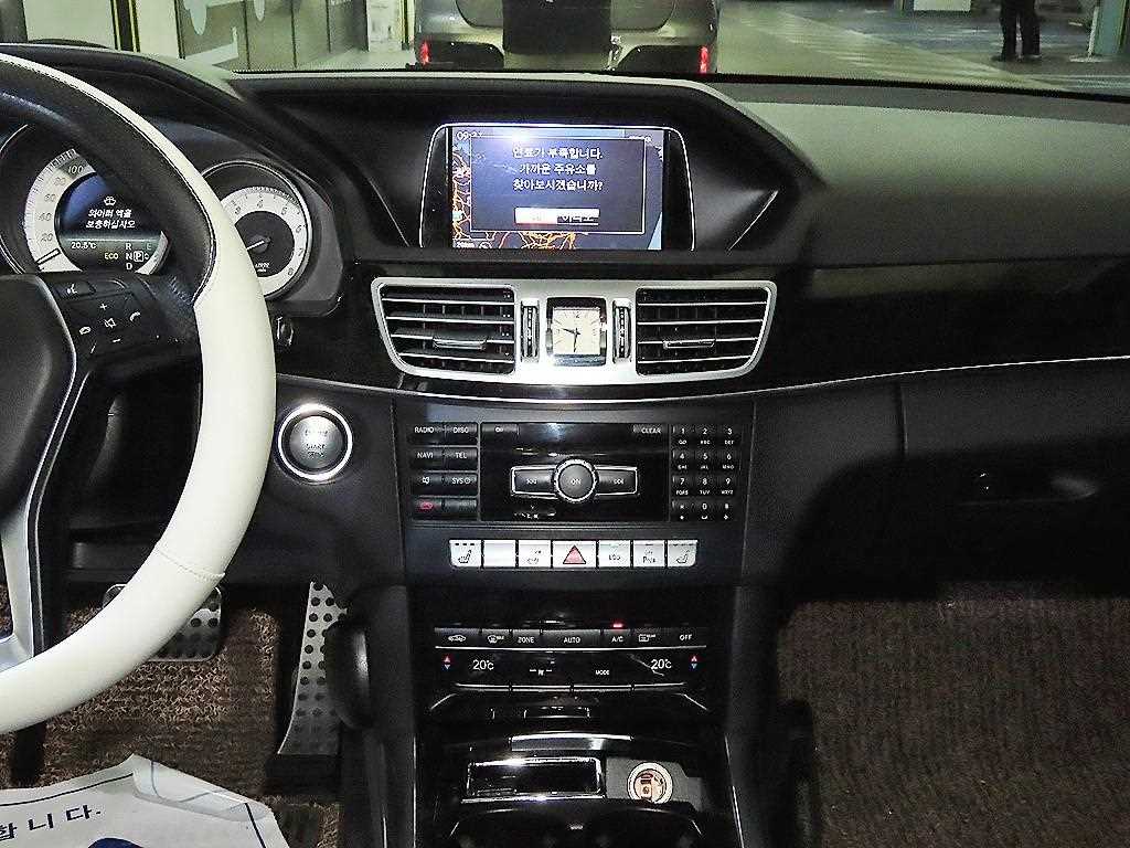 Mercedes Benz E class - Vista 11