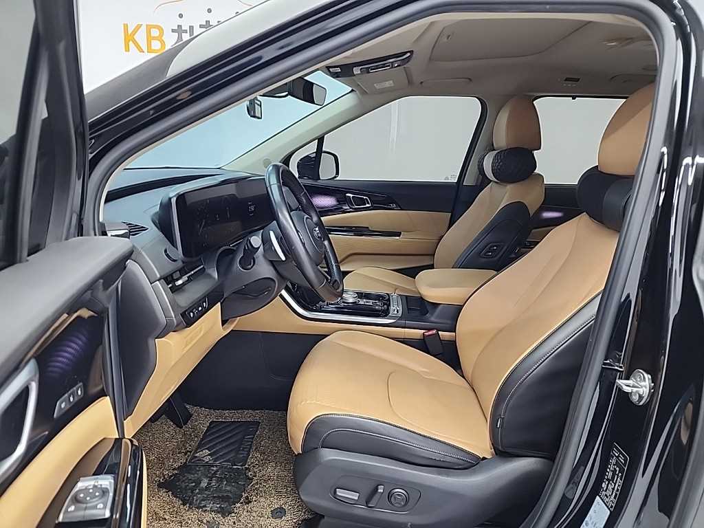 KIA Carnival - Vista 11