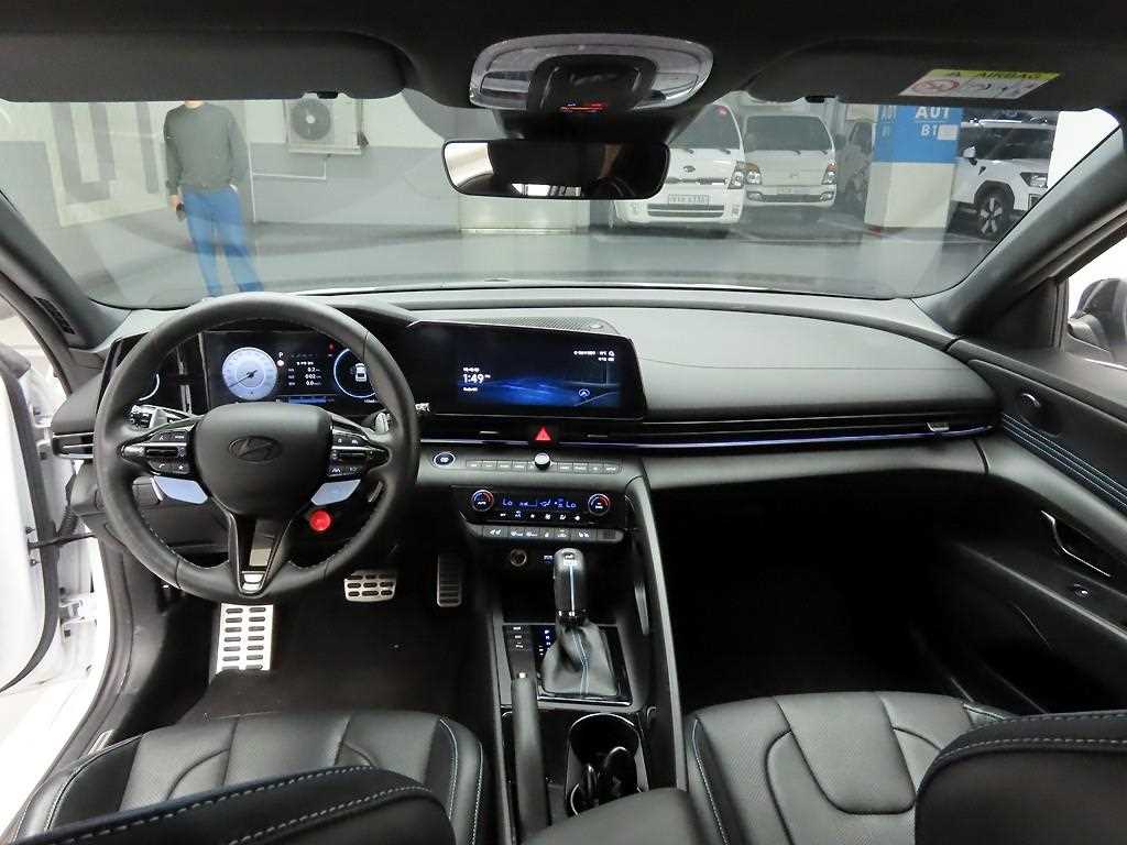 HYUNDAI Avante - Vista 7