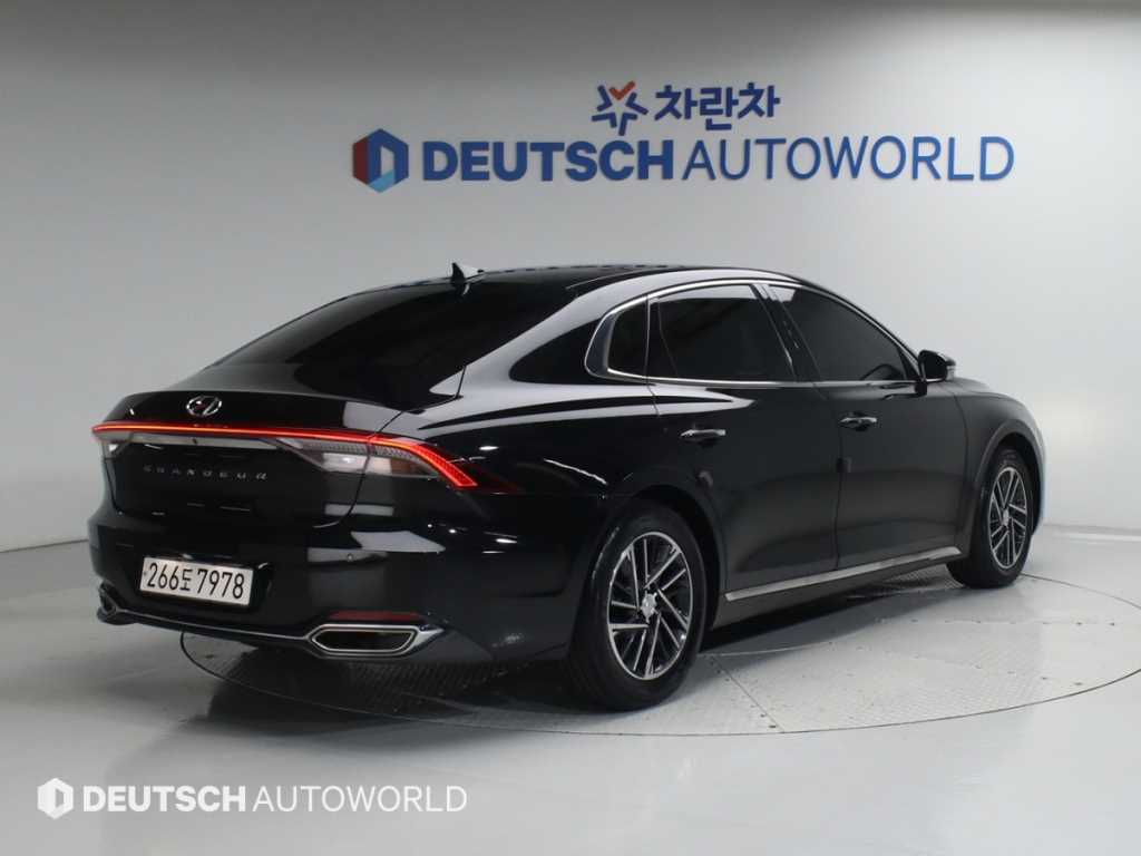 HYUNDAI Grandeur - Vista 2