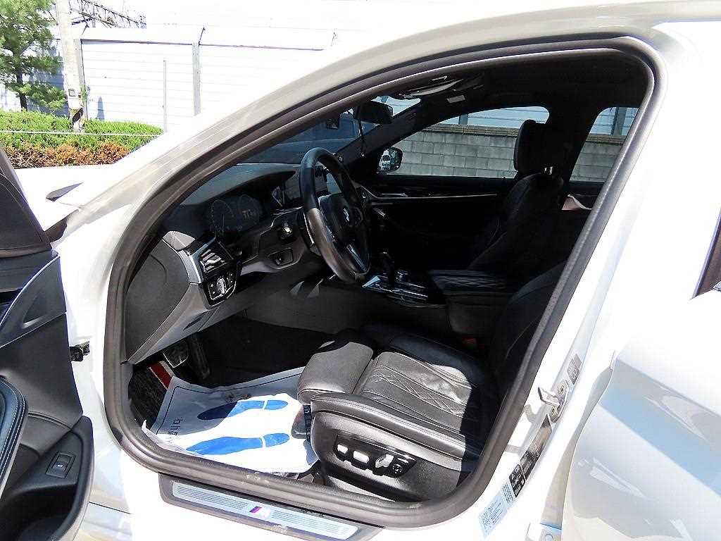 BMW 5 Series - Vista 5