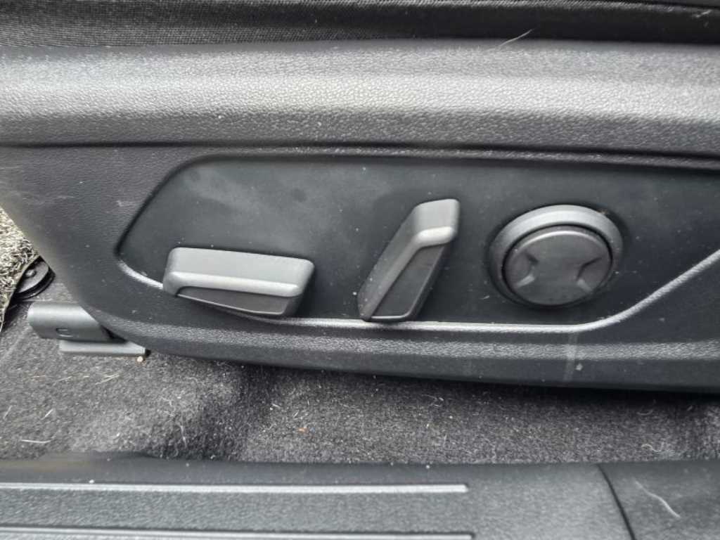 HYUNDAI Avante - Vista 9