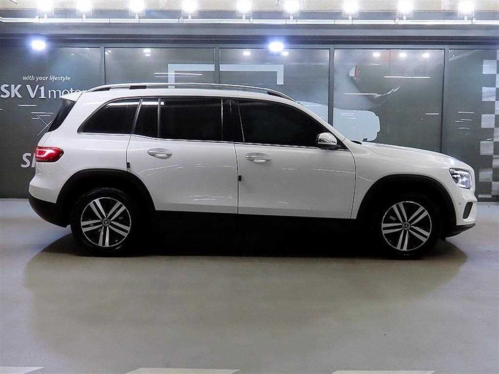 Mercedes Benz GLB Class - Vista 3