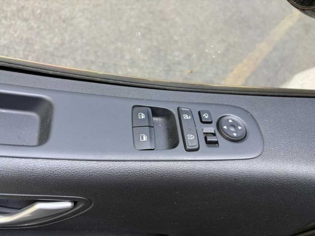 HYUNDAI Staria 2022 Blanco - Importación desde Corea - HF Imports Iquique - Foto 18