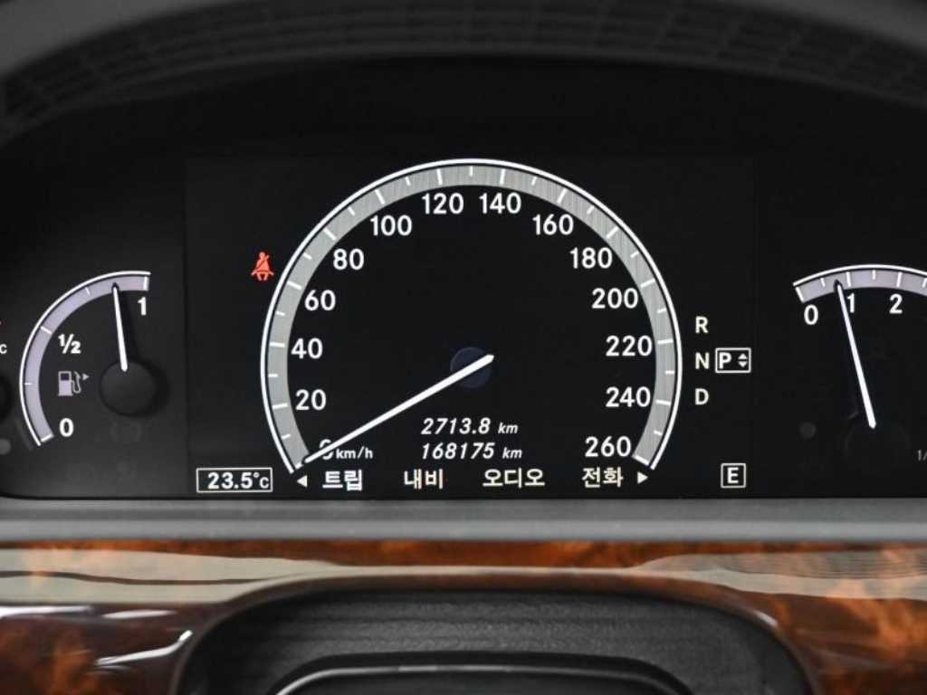 Mercedes Benz S Class - Vista 8