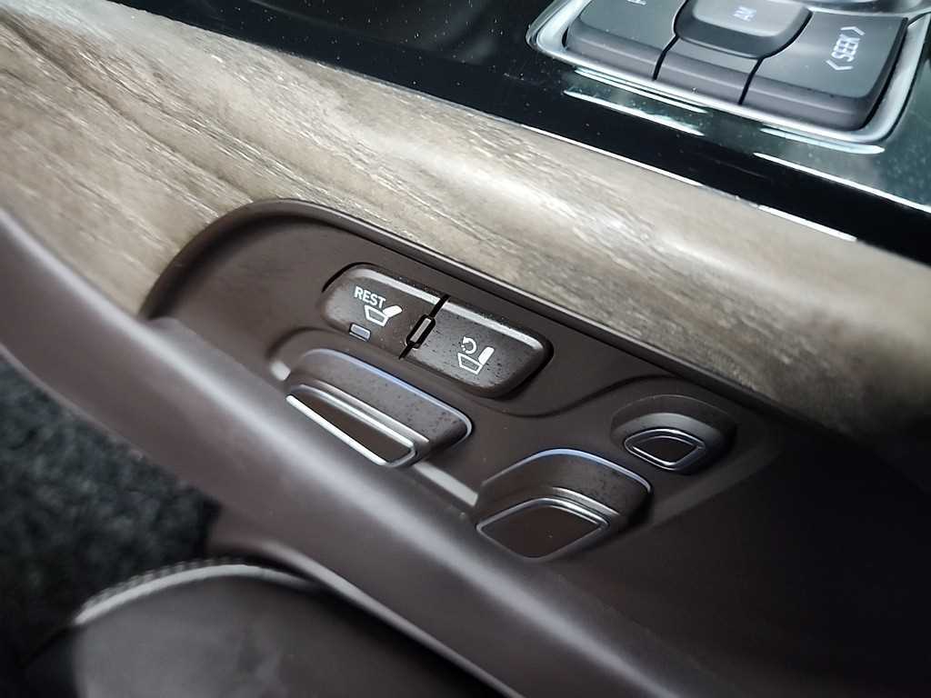Genesis G90 2019 Negro - Importación desde Corea - HF Imports Iquique - Foto 16