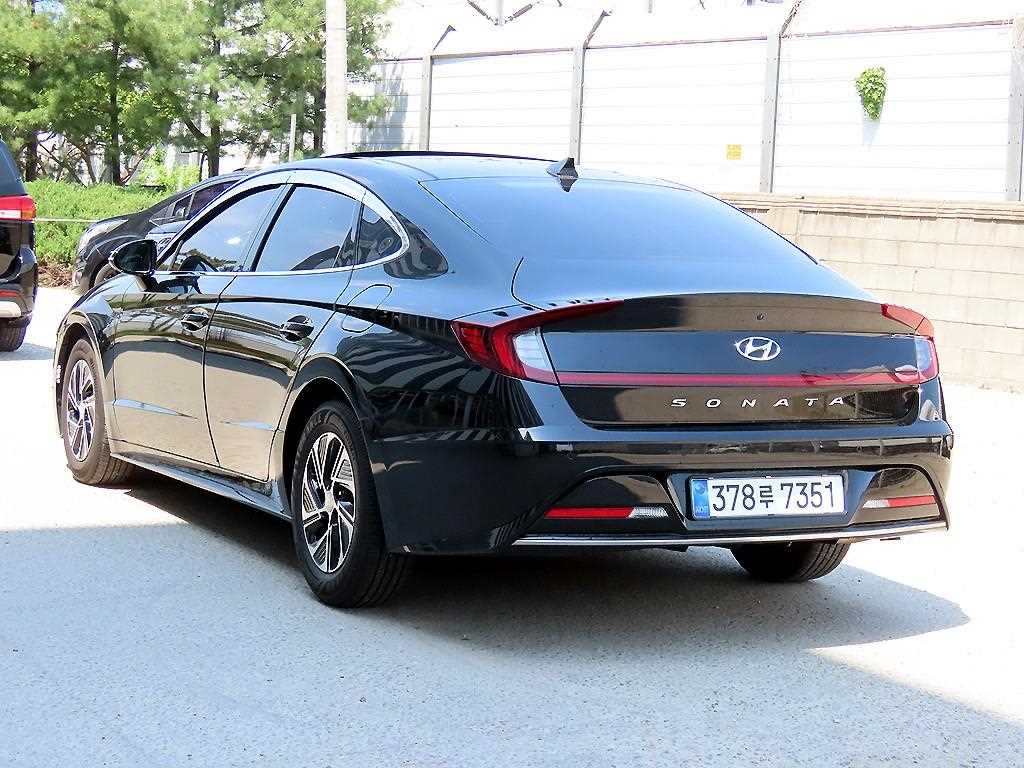 HYUNDAI Sonata - Vista 3