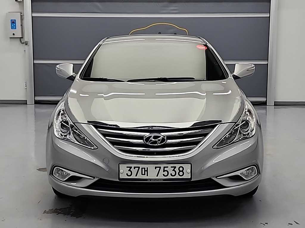 HYUNDAI Sonata - Vista 2