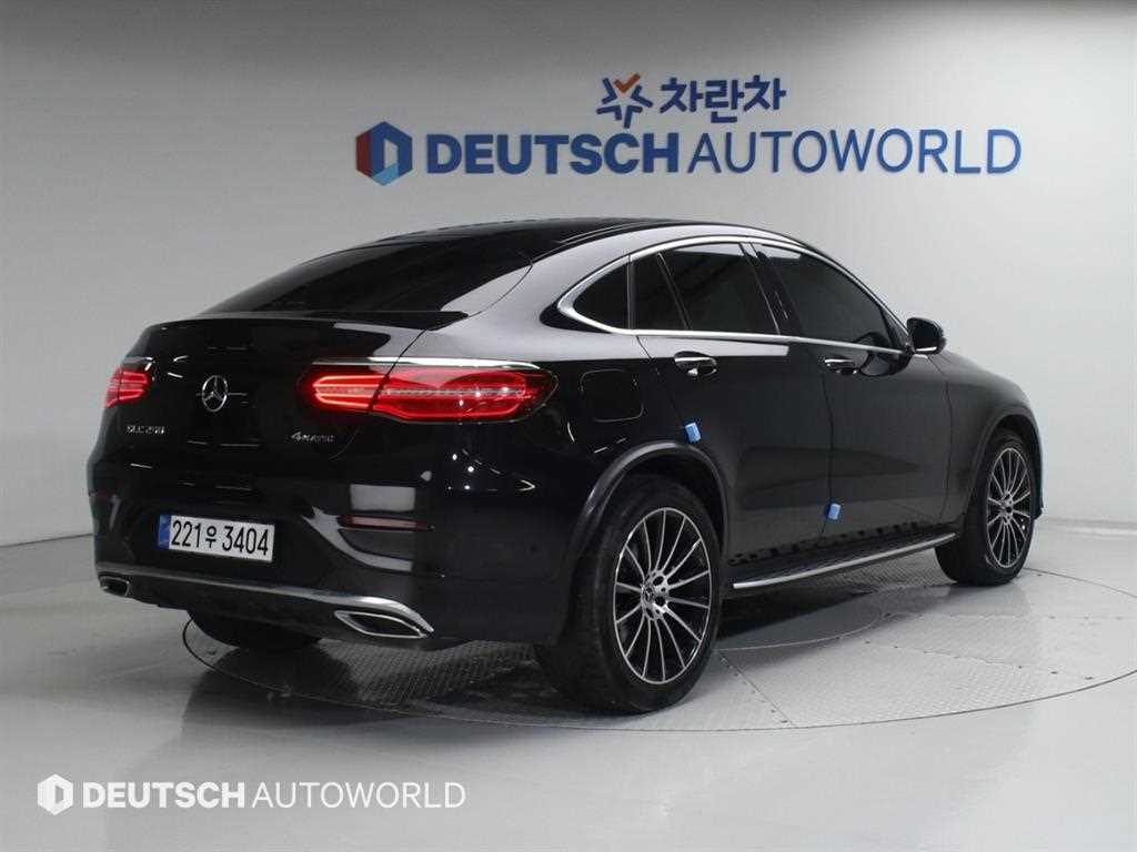 Mercedes Benz GLC Class - Vista 3