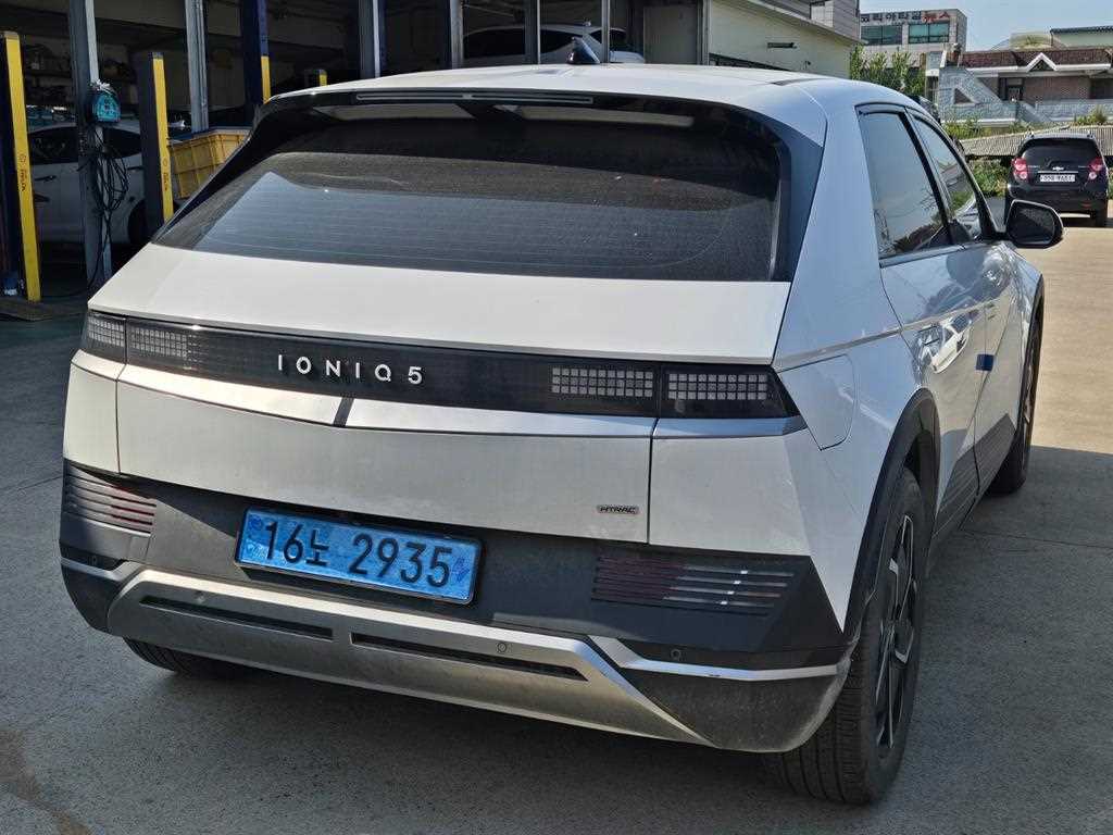 HYUNDAI Ioniq 5 - Vista 3