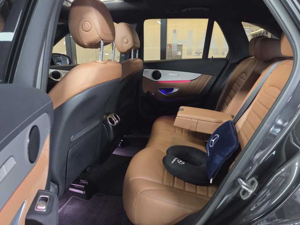 Mercedes Benz GLC Class - Vista 9