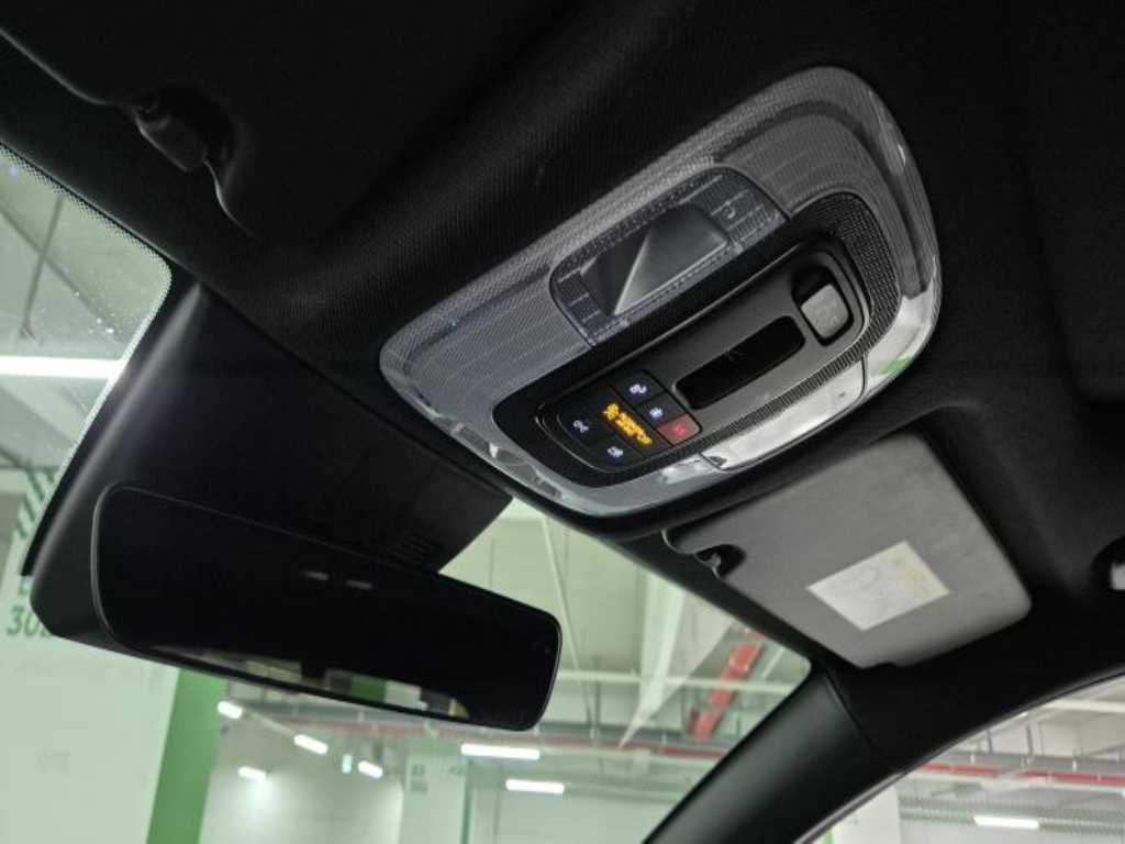 HYUNDAI Kona - Vista 12