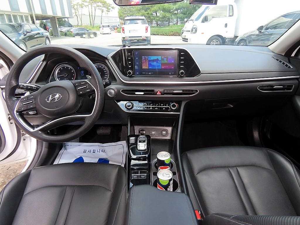 HYUNDAI Sonata - Vista 7