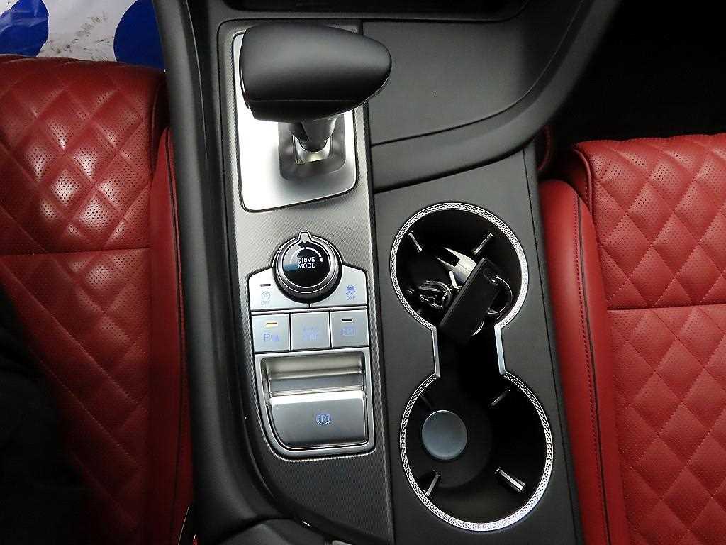 Genesis G70 - Vista 10