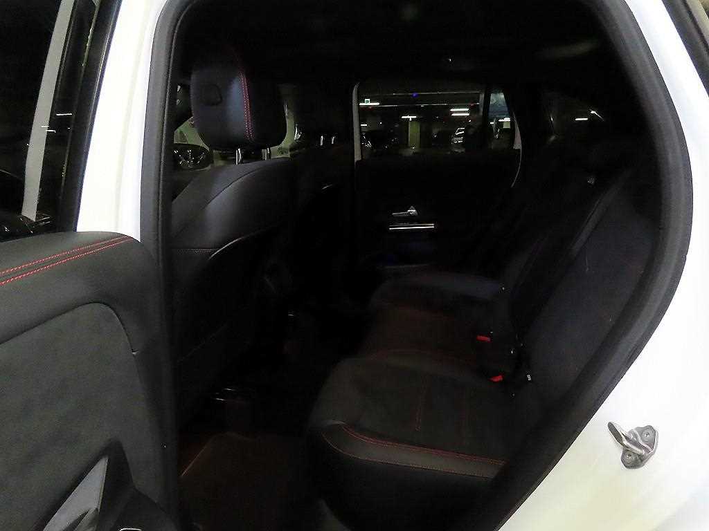 Mercedes Benz GLA Class - Vista 7