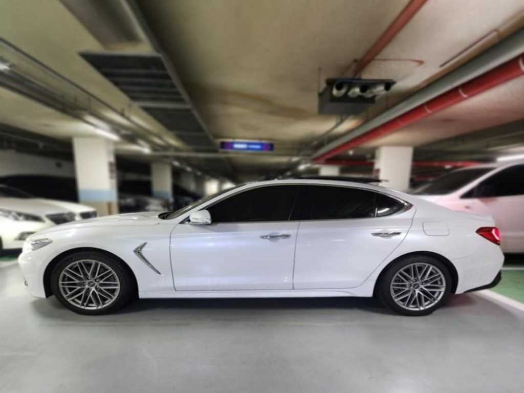 Genesis G70 - Vista 3