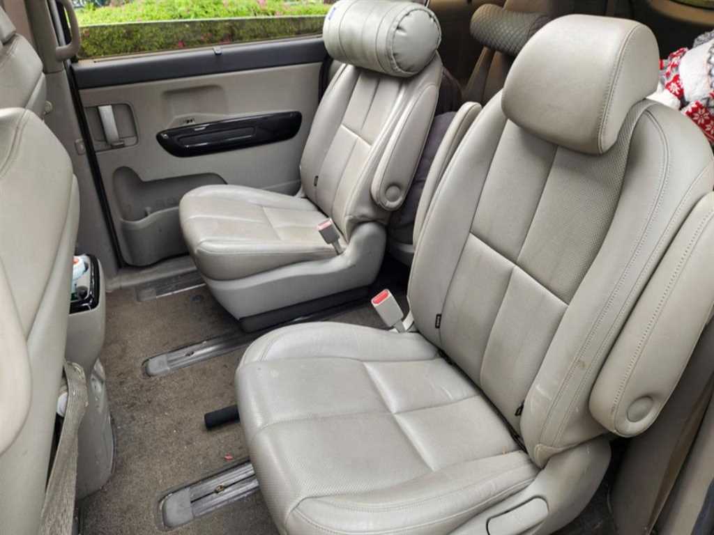 KIA Carnival - Vista 7