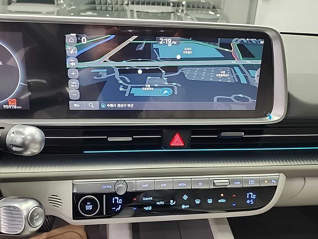HYUNDAI Ioniq 6 - Vista 10