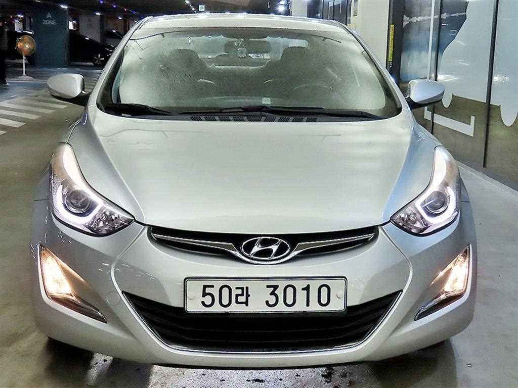 HYUNDAI Avante - Vista 2
