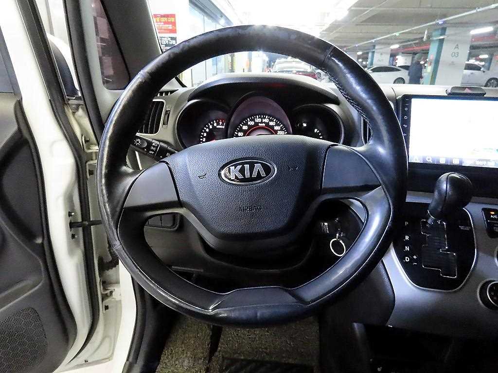 KIA Ray - Vista 8