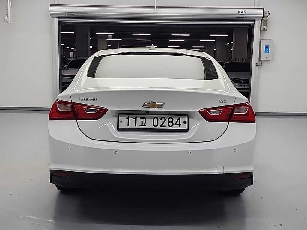 Chevrolet Malibu - Vista 3