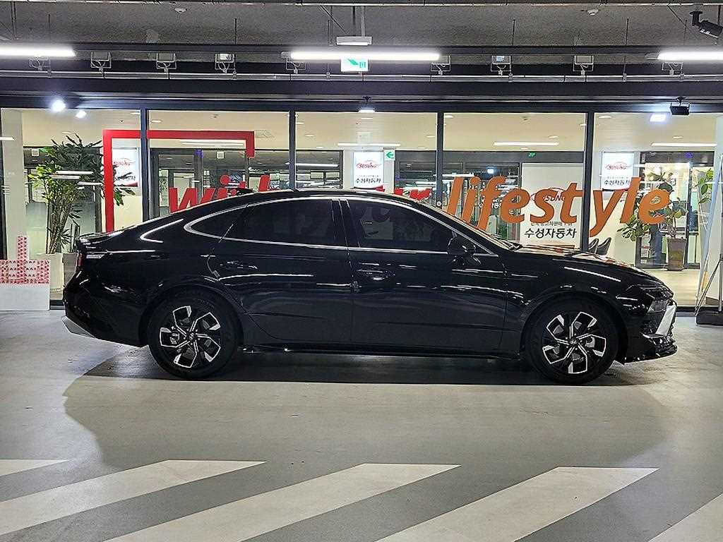 HYUNDAI Sonata - Vista 3